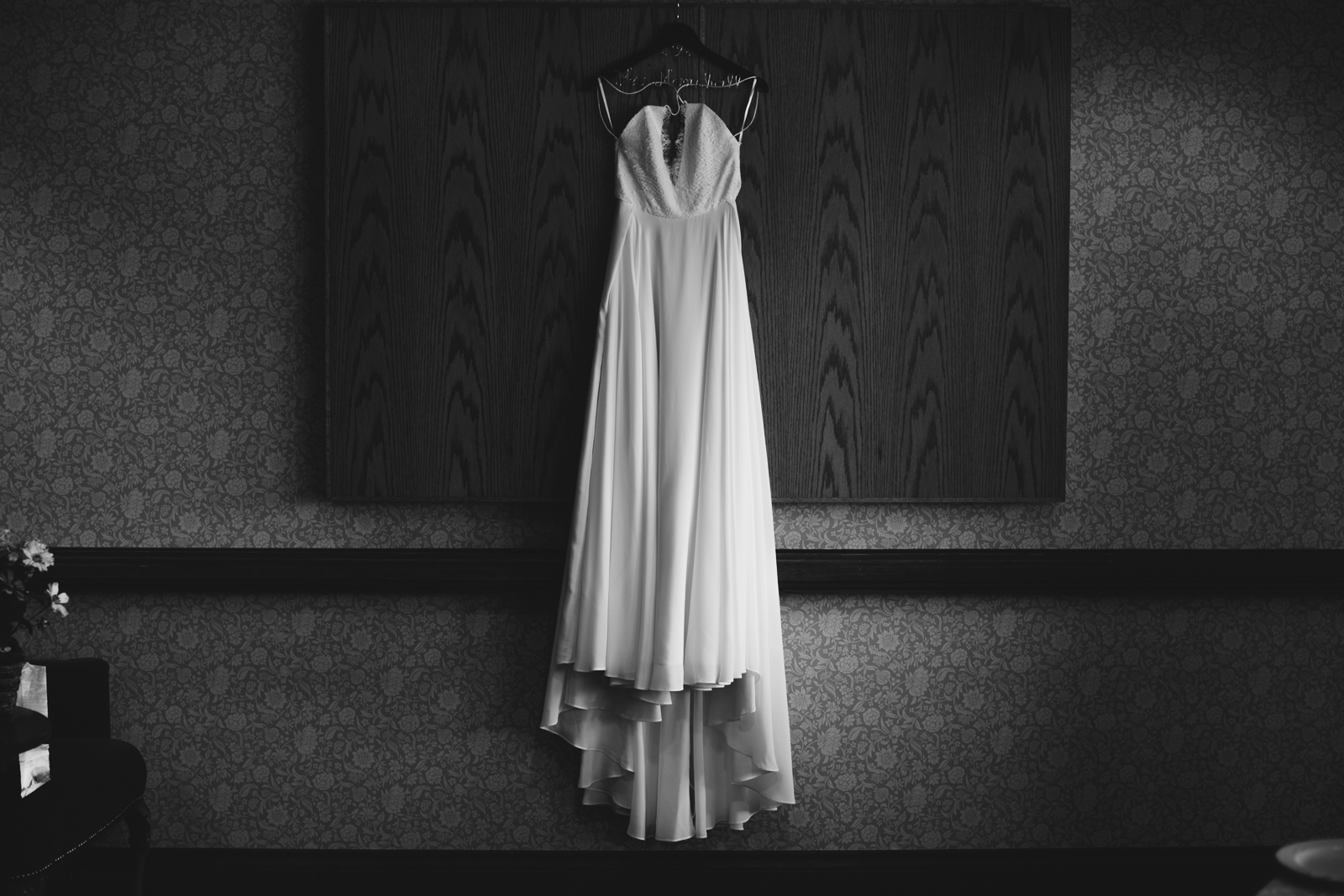 7-willow_and_wolf_photography_nicole_and_gary_cranbrook_wedding_blog